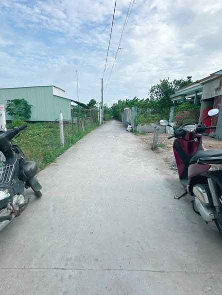 Nhà 1 trệt 1 lầu tại Long Hòa, Gò Công, 104m² giá 1.78 tỷ - Chính chủ bán gấp!