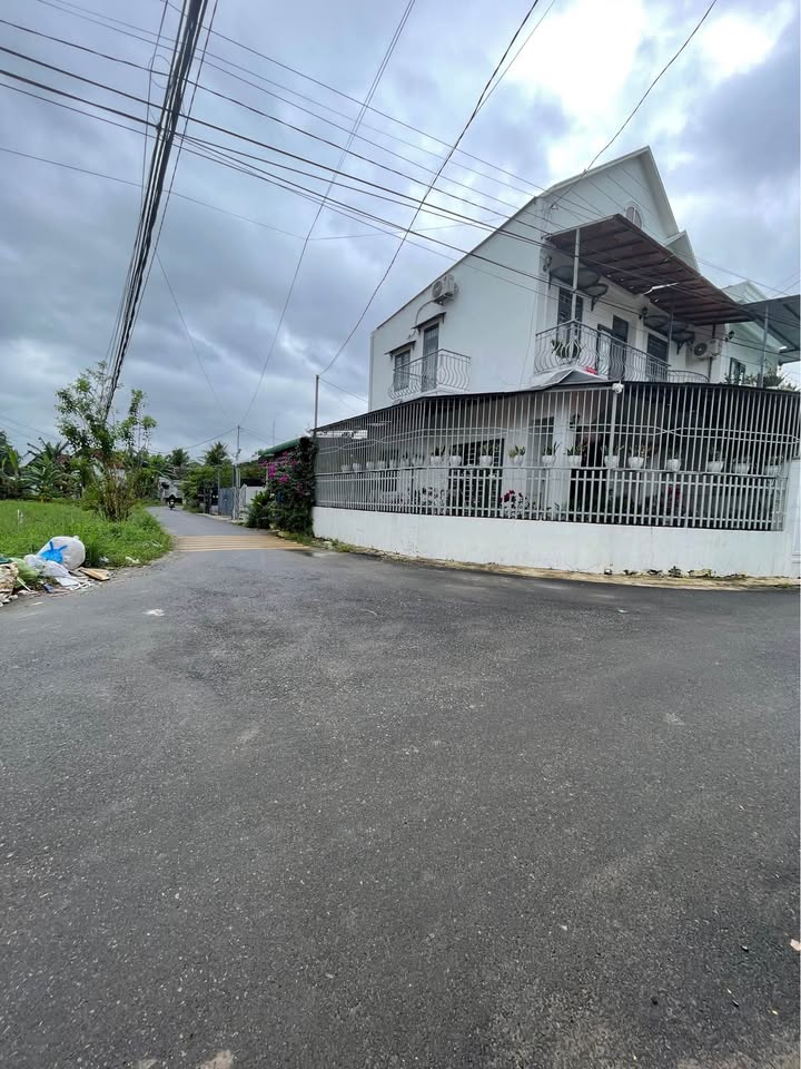 Nhà mặt tiền Diên Sơn, Diên Khánh 95m² giá 1.55 tỷ - Kinh doanh nhộn nhịp!