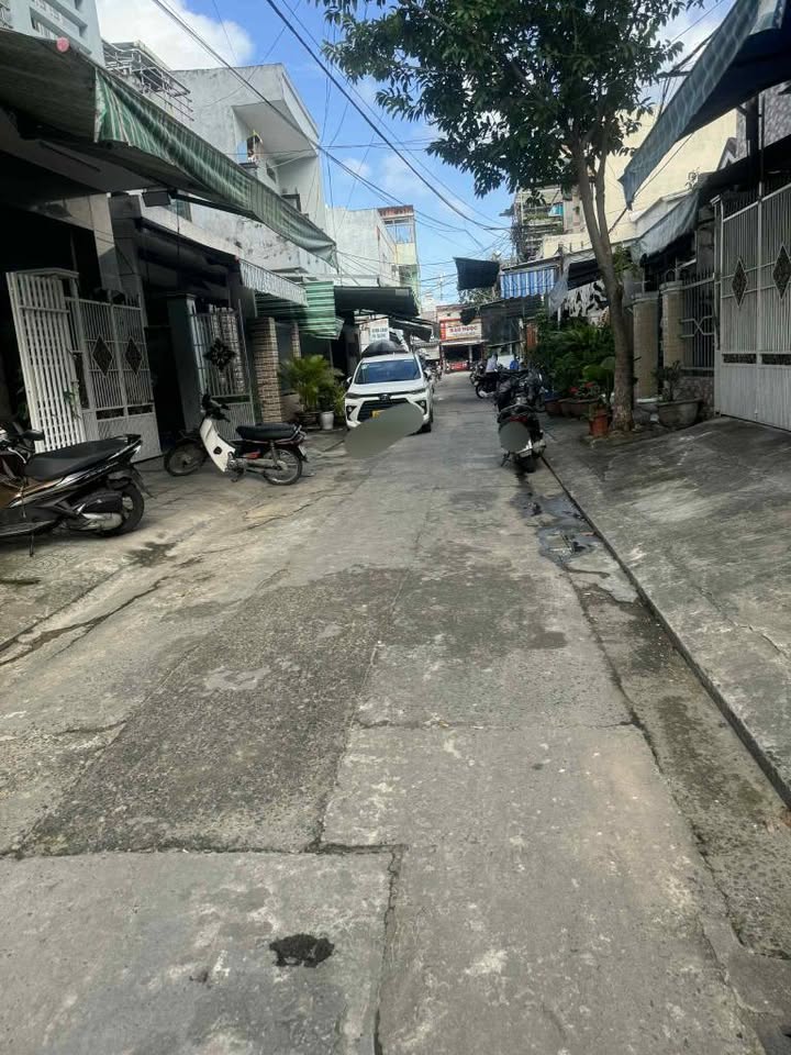 Nhà biệt thự Cẩm Lệ Đà Nẵng 115m² giá 6 tỷ - Ô tô đỗ trong sân, vị trí kinh doanh tốt!