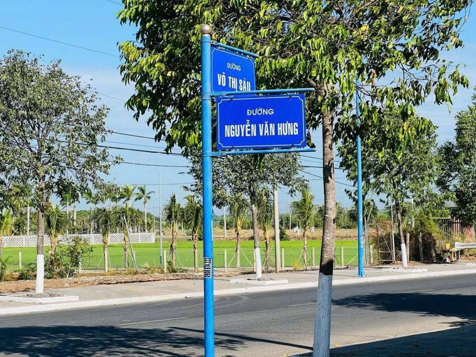 Đất nền mặt tiền Nguyễn Văn Hưng Đất Đỏ 500m² - Giá chỉ 2.7 tỷ - Thương lượng ngay!