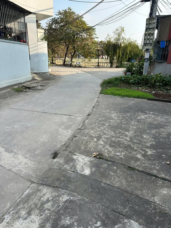 Đất tặng nhà C4 tại Thôn Hướng Dương, Thường Tín - 100m² giá 5.2 tỷ - Vị trí trung tâm!