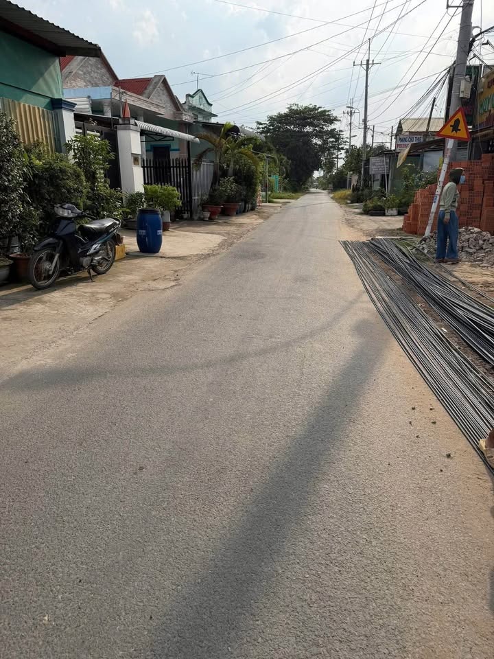 Nhà cấp 4 mặt tiền đường Nguyễn Thị Đặng, Củ Chi 220m² giá 3 tỷ - Kinh doanh thuận lợi!