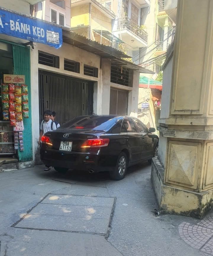 Nhà riêng Thịnh Liệt 30m² giá 6.35 tỷ - Sổ đỏ riêng, ô tô tránh gần trường học!