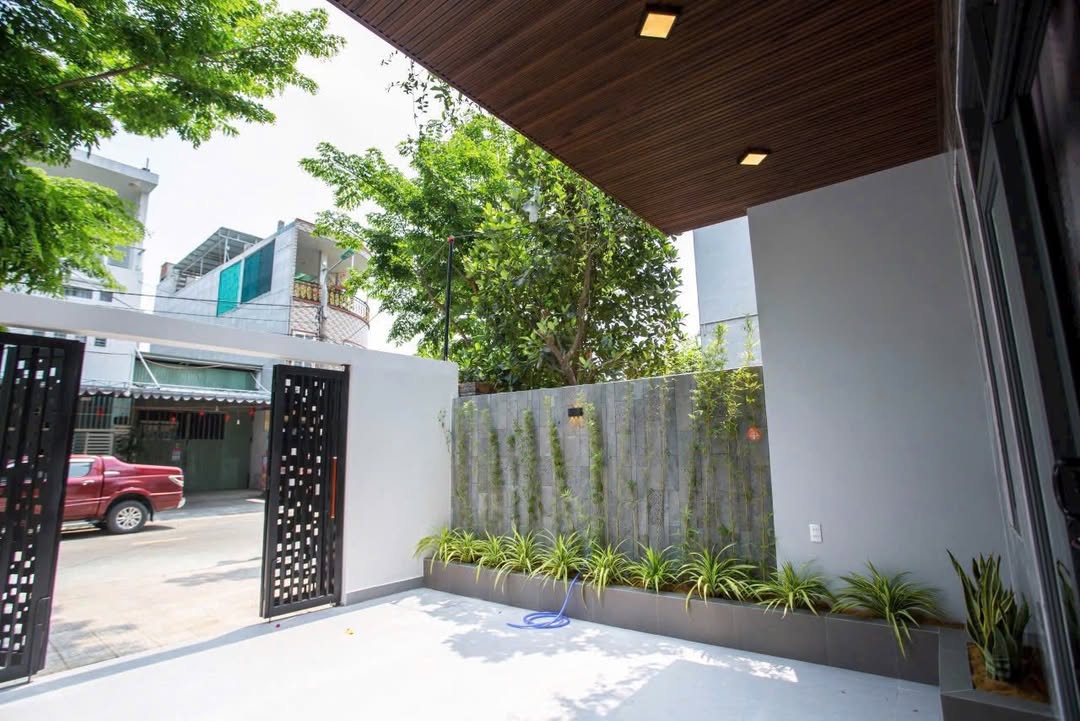 Nhà cho thuê 3 tầng đường Thanh Lương 15 - View công viên, full nội thất cao cấp chỉ 27 triệu