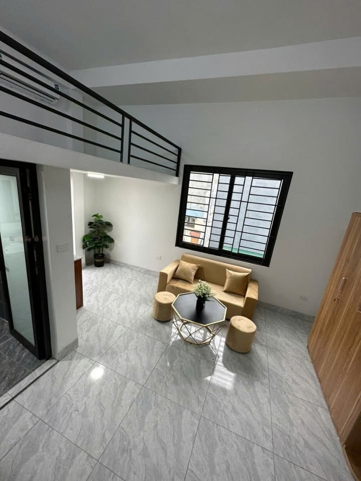 Phòng cho thuê 30m² tại ngõ 215 Triều Khúc chỉ 4 triệu - Nội thất hiện đại, ban công rộng rãi!