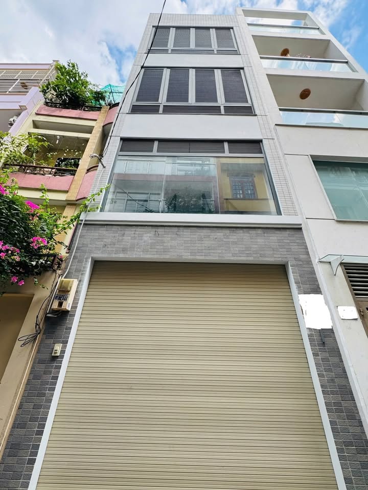 Nhà hẻm xe hơi Thành Thái, Q10 - 4 tầng chỉ 12.5 tỷ - Hiếm có khó tìm!