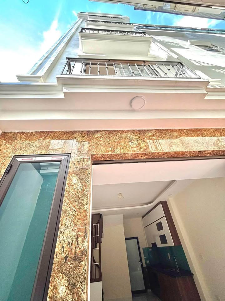 Nhà 5 tầng Kim Chung Hoài Đức 33m² giá 5 tỷ - Đầy đủ nội thất sang trọng!