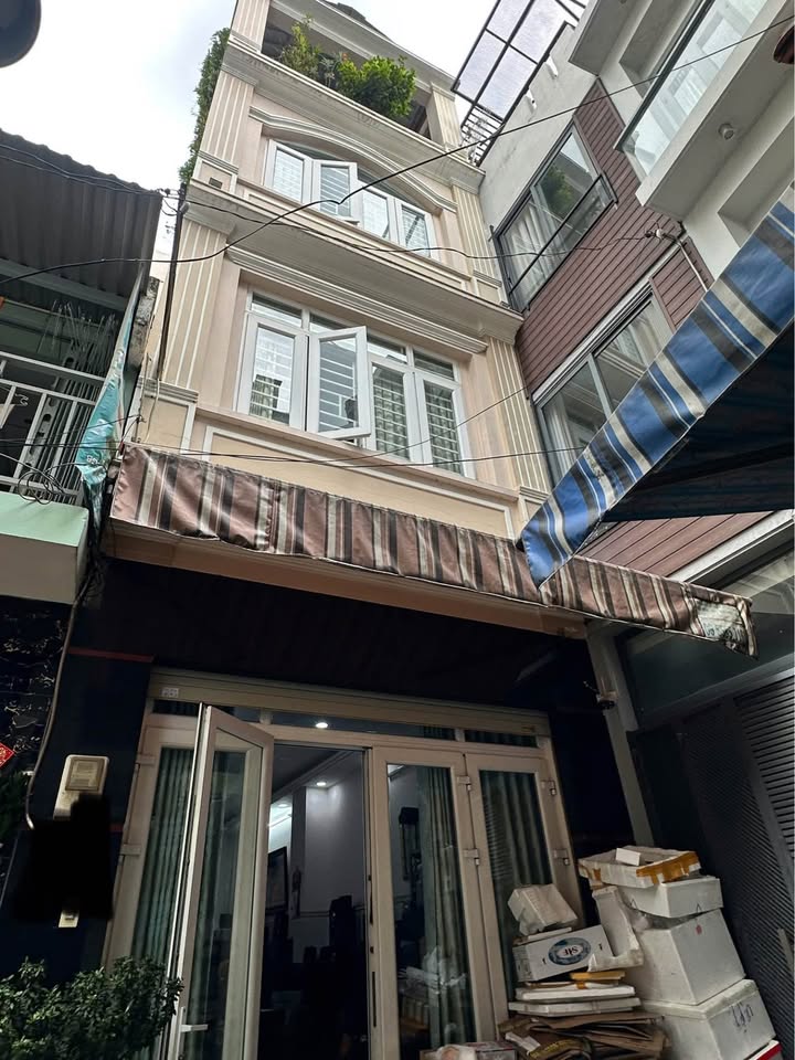 Nhà 3 Tầng BTCT Trung Tâm Q10 - Diện Tích 39m² Giá 9,2 Tỷ - Sổ Đỏ Chính Chủ!