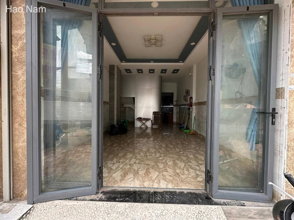 Nhà mặt tiền Nguyễn Ảnh Thủ, Quận 12, 54m² giá 18 triệu - Phù hợp cho văn phòng, kinh doanh!