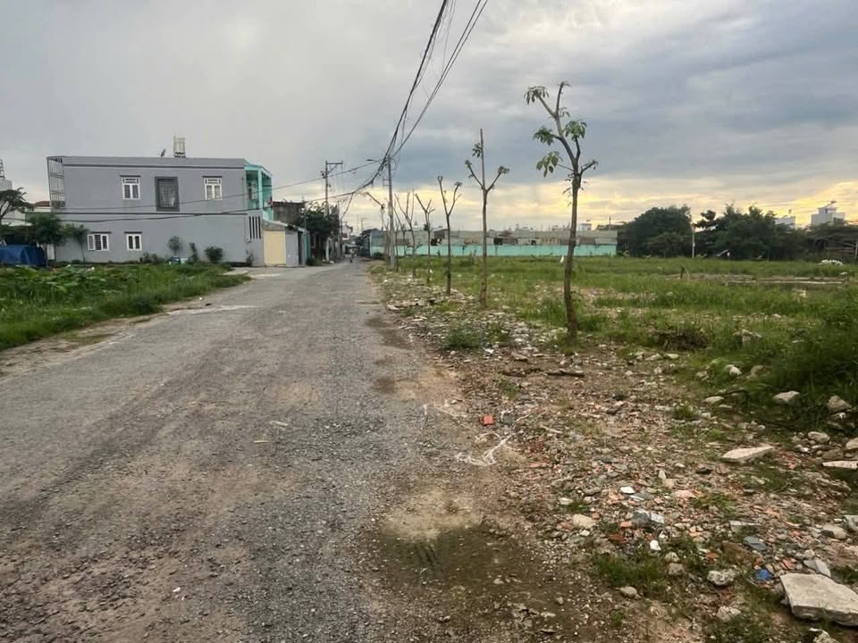 Đất nền xã Bà Điểm Hóc Môn 551m² giá 6 tỷ - Thổ cư 100% sổ hồng chính chủ!