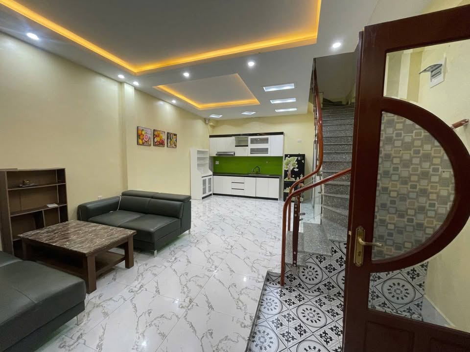 Nhà phố Thiên Lôi - 36m² giá 2.2 tỷ - Sổ đỏ chính chủ, ô tô vào tận nhà!