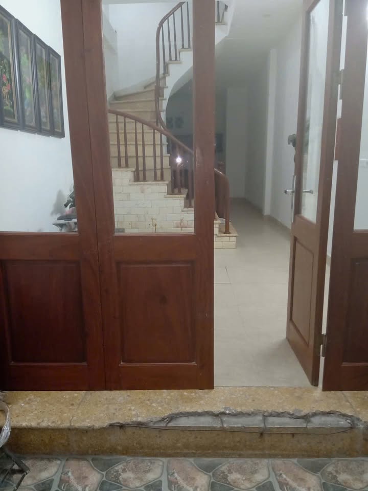 Nhà riêng cho thuê tại Kim Mã, 50m², 5 tầng - Phù hợp gia đình đông người!