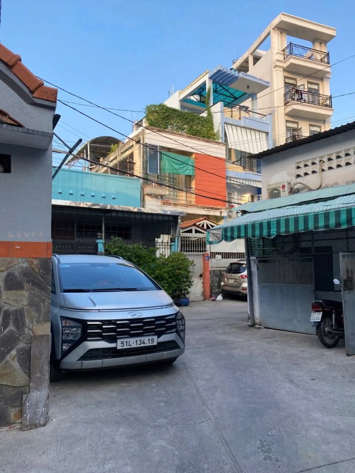 Nhà bán Gò Vấp 36m² giá 6.6 tỷ - Hẻm xe hơi thông thoáng