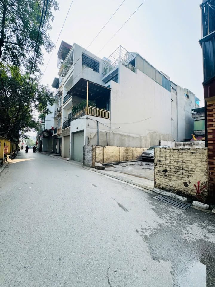 Đất Phố Gia Quất, Bồ Đề 121m² giá 21 tỷ - Mặt ngõ kinh doanh, ô tô tránh!