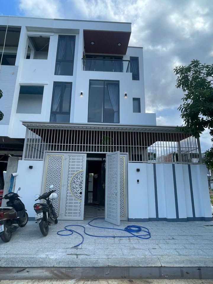 Cho thuê biệt thự Vĩnh Thái 150m² giá 40 triệu - Thiết kế hiện đại, vào ở ngay!