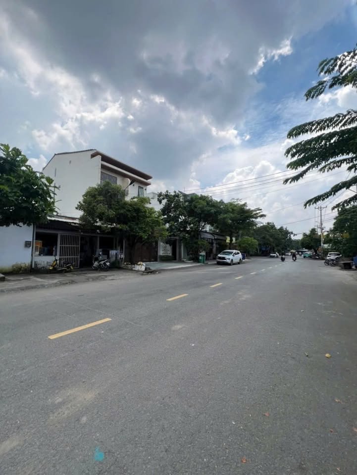 Lô đất mặt tiền đường 27, Hiệp Bình Chánh 129m² giá 14 tỷ - Vị trí đắc địa gần sông!