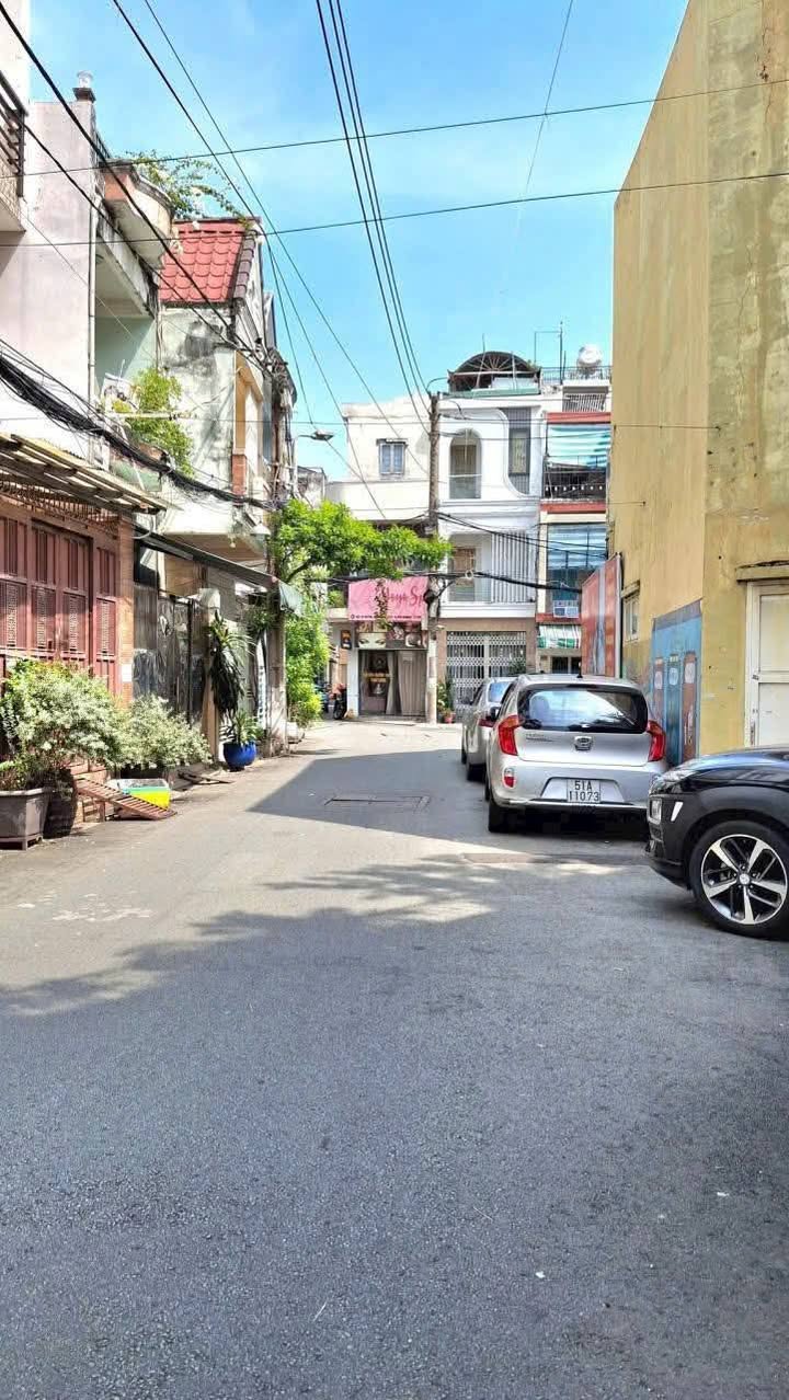 Nhà HXH 2/ Huỳnh Văn Bánh, Quận Phú Nhuận 28m² giá 5.5 tỷ - Vị trí đẹp, chính chủ bán gấp!