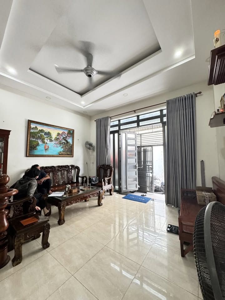 Nhà mặt tiền đường số 52, Thủ Đức 60m² giá 6.99 tỷ - Kinh doanh tuyệt vời!