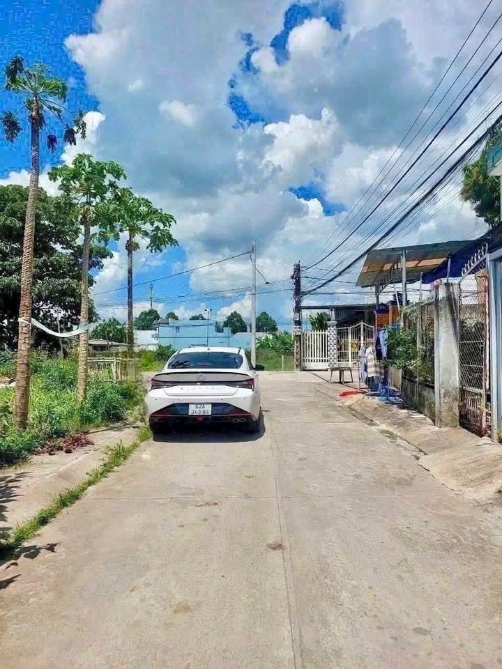 Đất thổ cư mặt tiền đường Nguyễn Hồng Sến, Tân An, 92m² - Giá chỉ 1.1 tỷ!