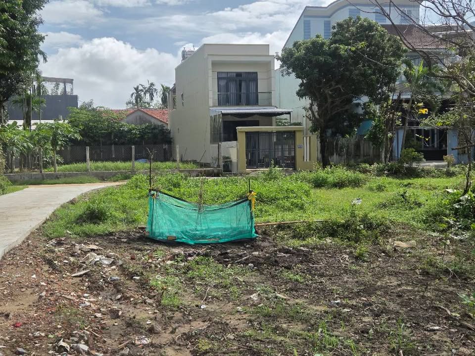 Đất vườn trung tâm Quảng Ngãi 230m² giá 1.79 tỷ - Sổ đỏ chính chủ!