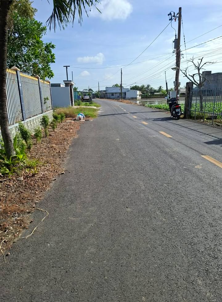 Đất thổ cư 300m² tại Gò Công - Giá chỉ 1.75 tỷ, cơ hội đầu tư tốt!