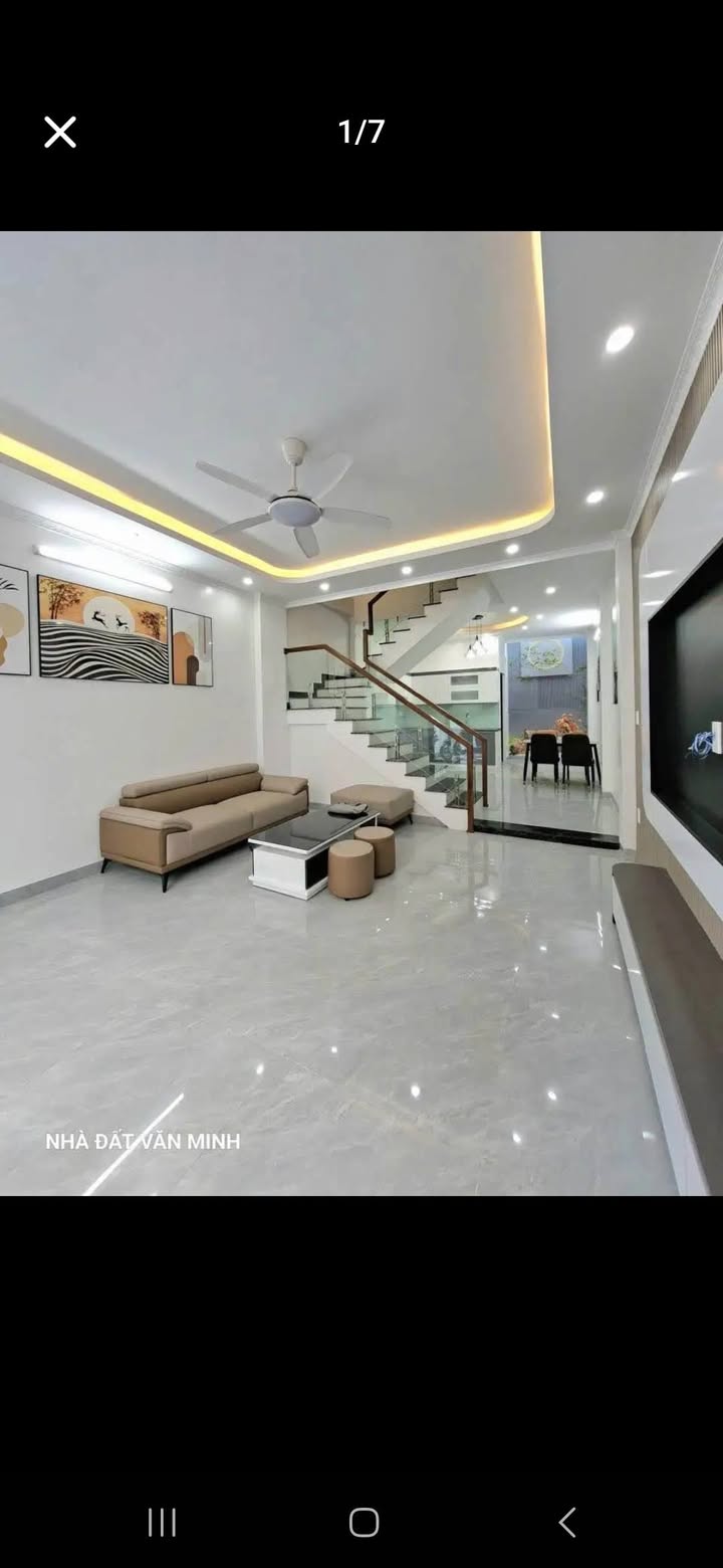 Nhà 4 tầng lô góc Vĩnh Niệm 65m² giá 4.5 tỷ - Độc lập, sân cổng riêng!