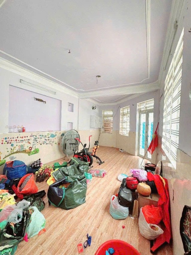 Nhà 2 mặt tiền hẻm 8m đường Ni Sư Huỳnh Liên, Tân Bình 65.6m² giá 11.5 tỷ - Cơ hội đầu tư hiếm có!