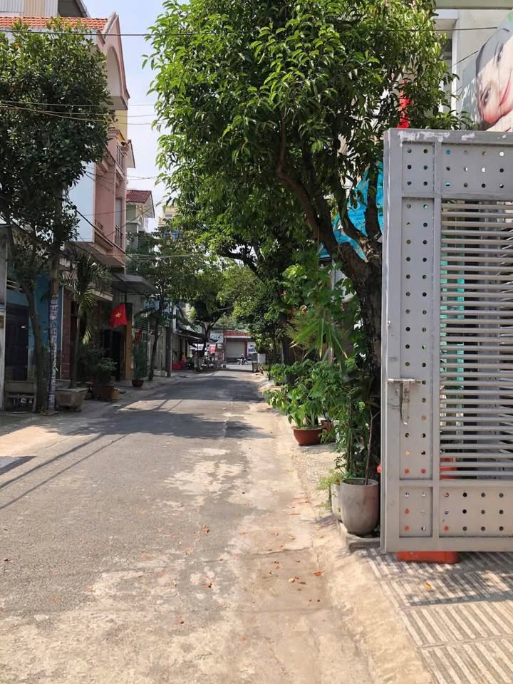 Nhà nguyên căn tại Hẻm 384 Phạm Văn Bạch, Tân Bình - Rộng rãi, giá chỉ 7 triệu/tháng!