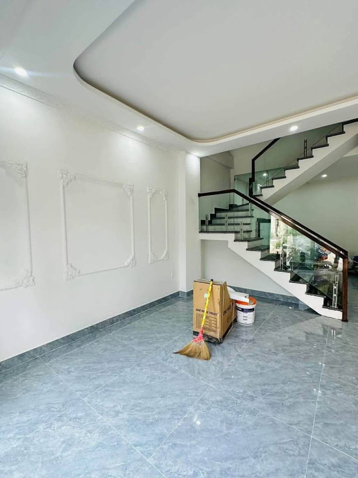 Nhà 3 tầng đẹp tại Cam Lộ, Hùng Vương, 43,6m² giá 2,83 tỷ - Sẵn sàng vào ở ngay!