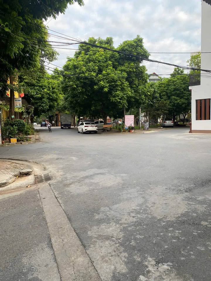 Nhà đẹp Kinh Bắc Bắc Ninh 67,5m² giá 7 tỷ - View vườn hoa thoáng mát!