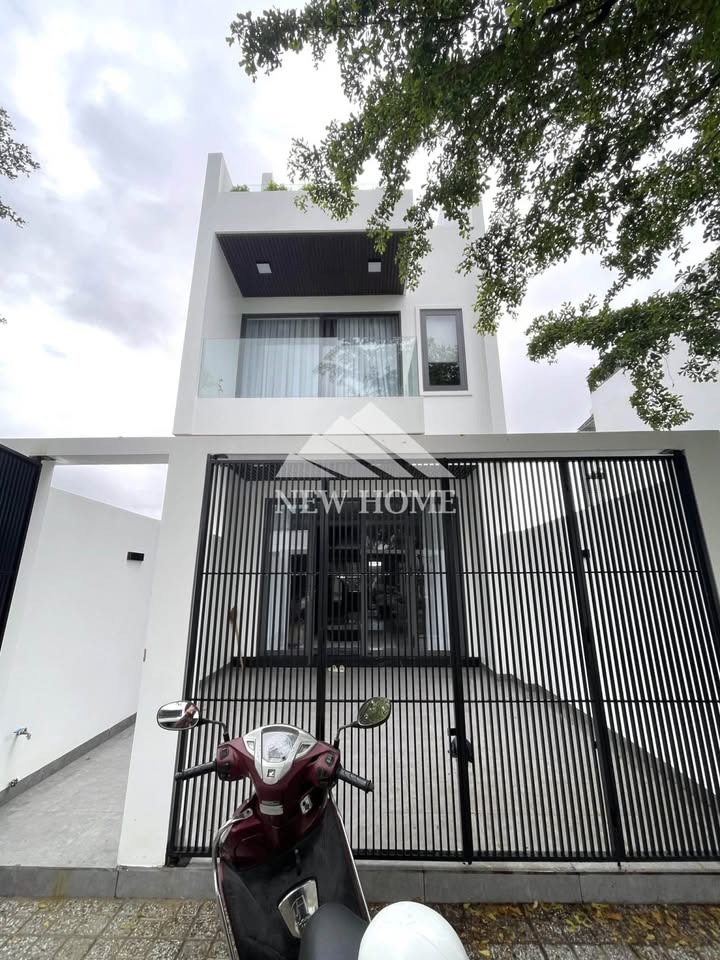 Nhà nguyên căn Vĩnh Thái 100m² giá 25 triệu - Nội thất hiện đại, sẵn sàng cho thuê!