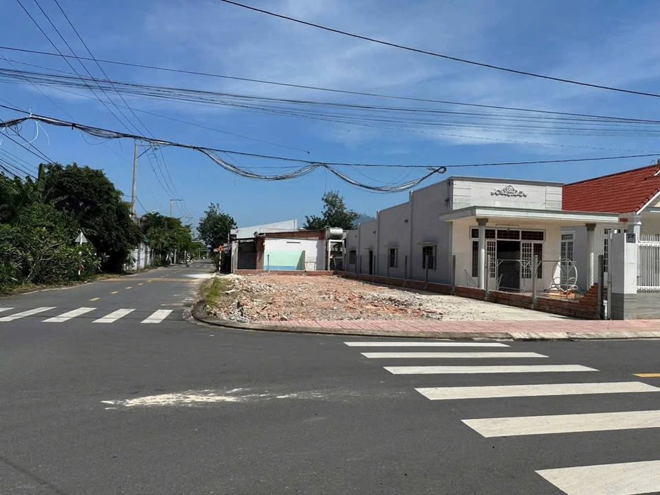 Đất góc 2 mặt tiền đường nhựa 10m, Hiệp Bình, 261m², giá 3.3 tỷ - Cơ hội đầu tư tuyệt vời!