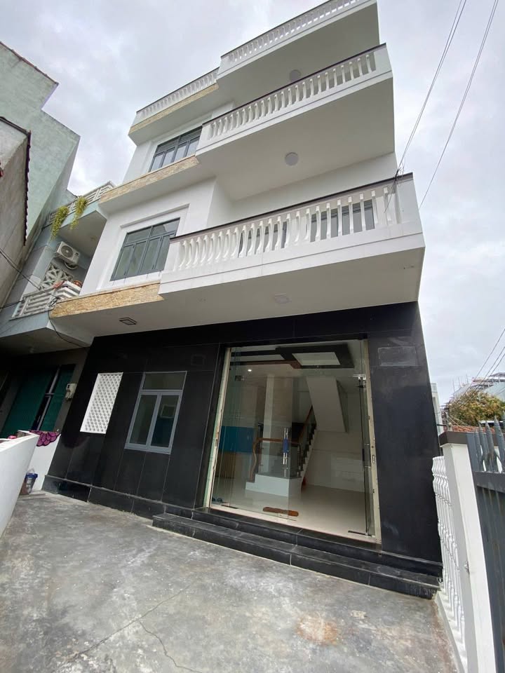 Nhà bán tại Tuy Hòa, Phú Yên 74,8m² giá 3,8 tỷ - Nhà mới sửa 99%!