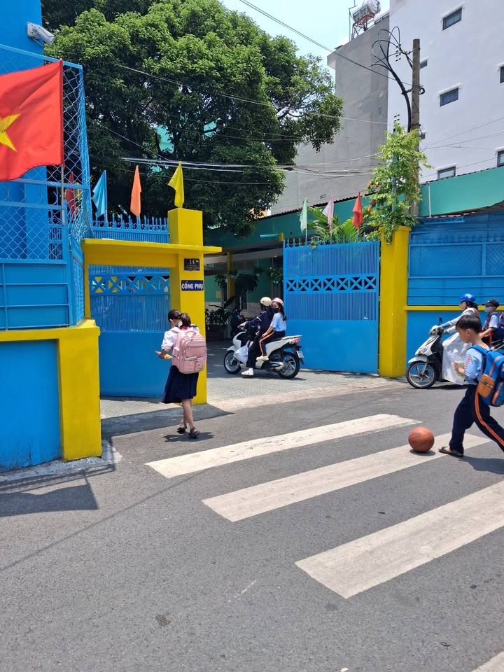 Nhà bán 56m² tại đường Trần Văn Ơn, Tân Sơn Nhì - Giá chỉ 4.6 tỷ!