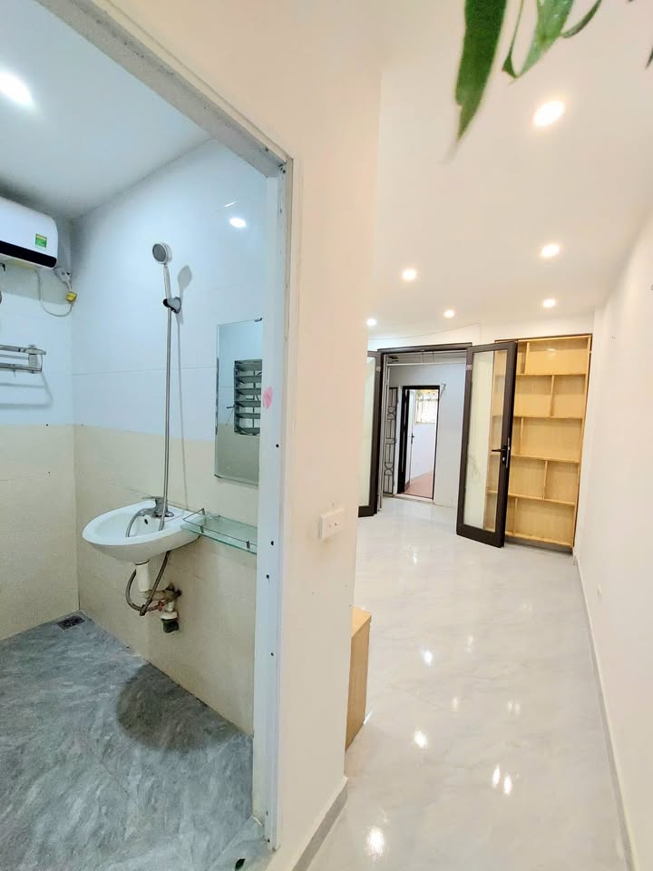 Căn hộ 3 tầng Quỳnh Mai, Hai Bà Trưng 70m² giá 3 tỷ - Không gian thoáng đãng, mát mẻ!