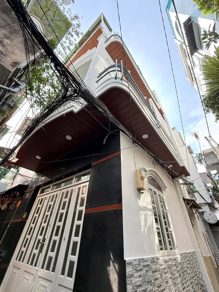 Nhà phố Hoàng Sa, Quận 3, 28.09m² giá 4 tỷ - Lô góc 2 mặt thoáng!