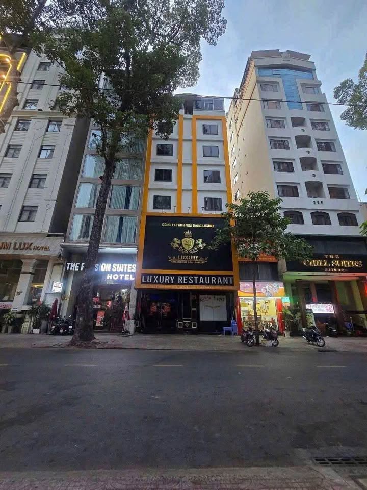 Bán gấp FrontHouse mặt tiền Bùi Thị Xuân, Q1 - Diện tích 129m², giá 135 tỷ!