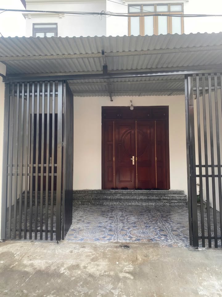 Nhà 3 tầng lô góc kinh doanh tại Yên Vinh, 105m² giá 4 tỷ - Cơ hội đầu tư tuyệt vời!