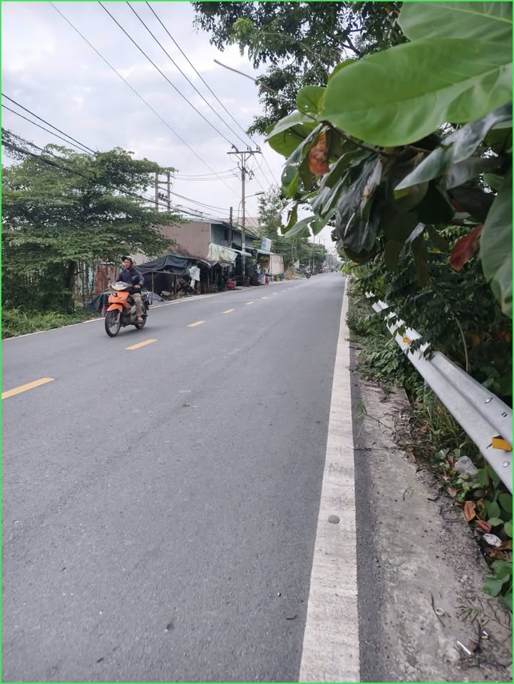 Đất mặt tiền lô góc xã Lê Minh Xuân 1.200m² giá thỏa thuận - Cơ hội vàng đầu tư!