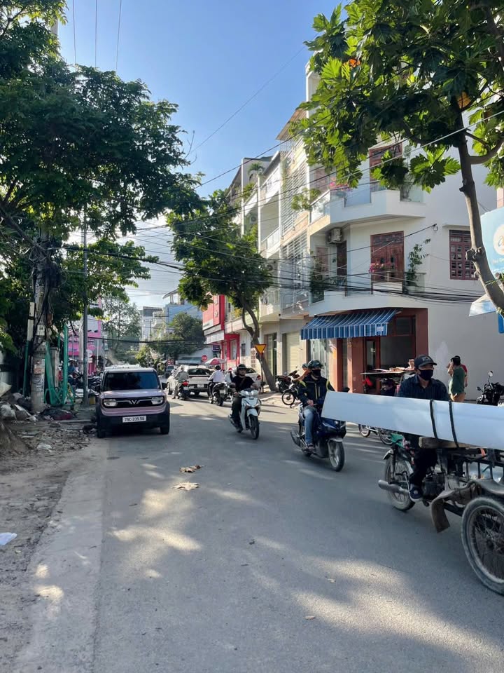 Nhà 4 tầng mặt đường Âu Cơ, Nha Trang 60m² giá 8.2 tỷ - Sổ hồng hoàn công