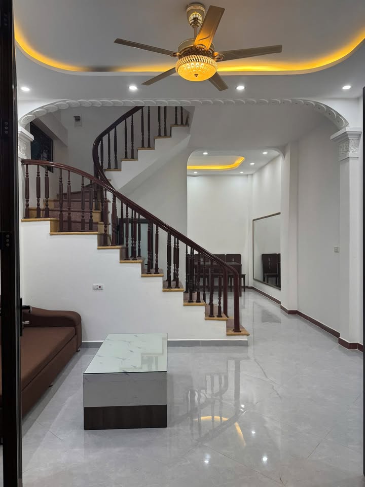 Bán đất tặng nhà thôn 3 Vạn Phúc, Thanh Trì 40m² giá 4 tỷ - Vị trí đắc địa, tiện ích đầy đủ!