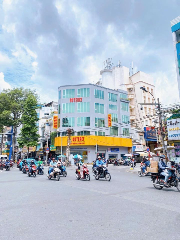 FrontHouse Trần Quang Khải Q1 99.8m² giá 87 tỷ - Đầu tư sinh lời ngay!