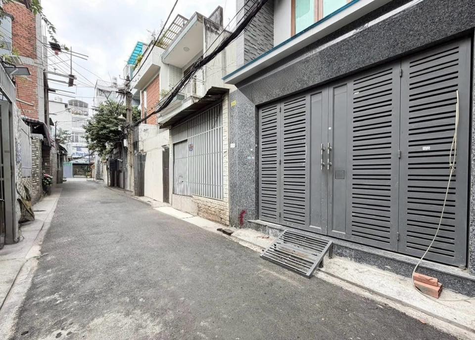 Căn hộ dịch vụ Nguyễn Tri Phương quận 10, 200m² giá 9 tỷ - Bán gấp, hoàn công đầy đủ!