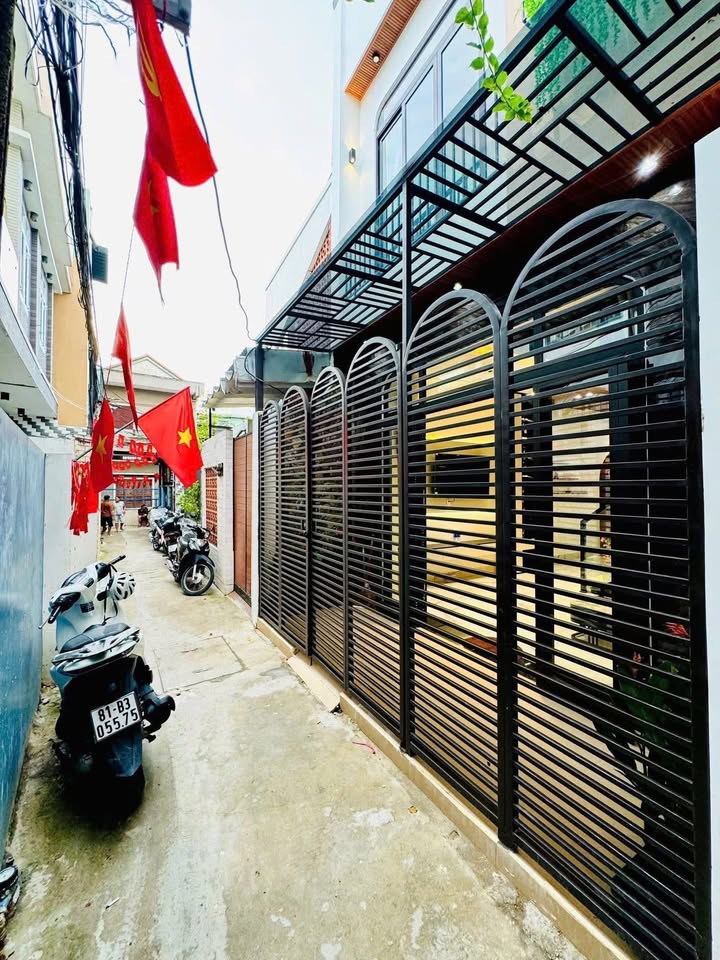 Nhà cho thuê 3 tầng tại Hùng Vương, Đà Nẵng - Giá chỉ 8.5 triệu/tháng!