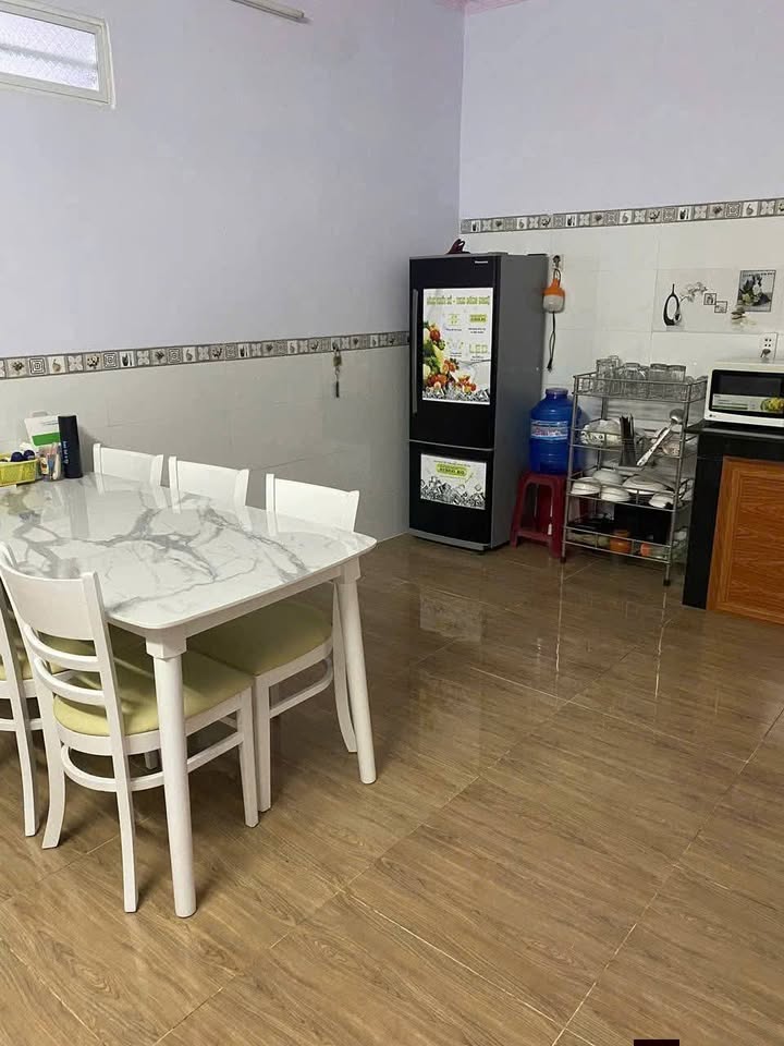 Nhà bán Tân Hiệp, Tân Uyên 100m² giá 1.3 tỷ - Nhà kiên cố, an cư lý tưởng!