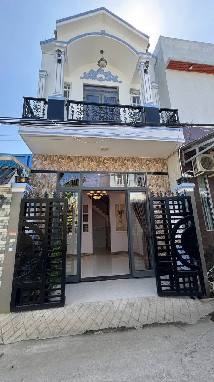 Nhà lầu đúc mới đẹp tại Long Tuyền, Cần Thơ 40m² giá 2.17 tỷ - Sẵn sàng đón Tết!