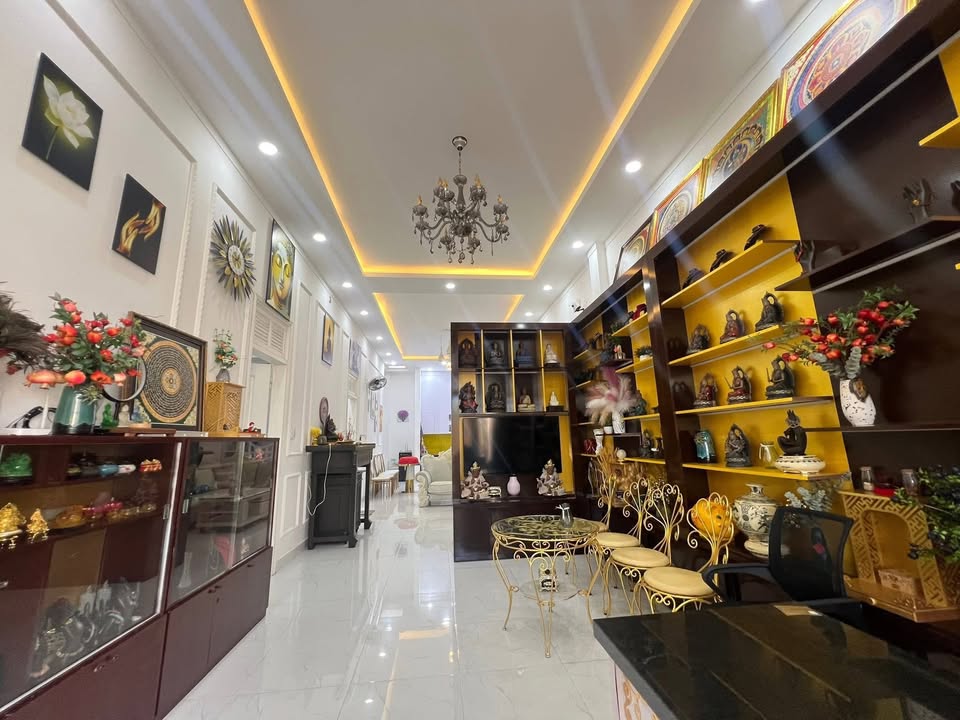 Nhà riêng hẻm Phan Chu Trinh, P. Thông Nhất, Gia Lai 150m² giá 1.8 tỷ - Đường rộng thông thoáng!