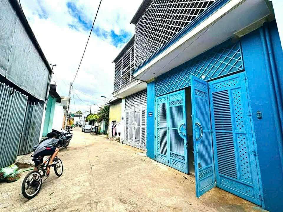 Nhà hẻm 410 Lý Thái Tổ, Pleiku 50m² giá 1.05 tỷ - Gần trường học, tiện ích đầy đủ!