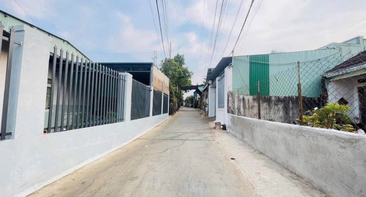 Đất Hẻm 14 Lý Nam Đế, Pleiku 150m² giá 1.3 tỷ - Đối diện sân bóng thoáng mát!