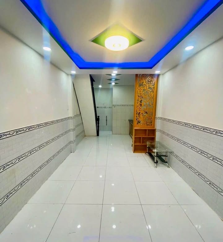Nhà phố Tân Phú 25m² giá 3.2 tỷ - Hẻm thông thoáng, tiện lợi!